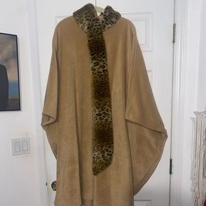 Preston & York Tan and Leopard Cape